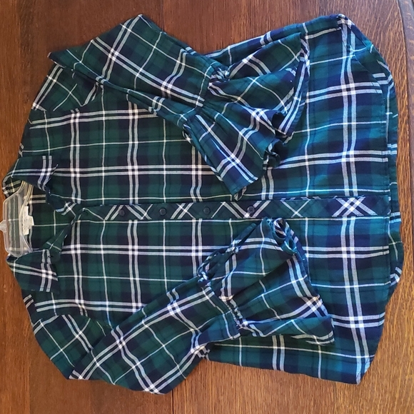 ♦️Beachlunchlounge Plaid Top with Bell Sleeves. FINAL PRICE - Picture 9 of 9